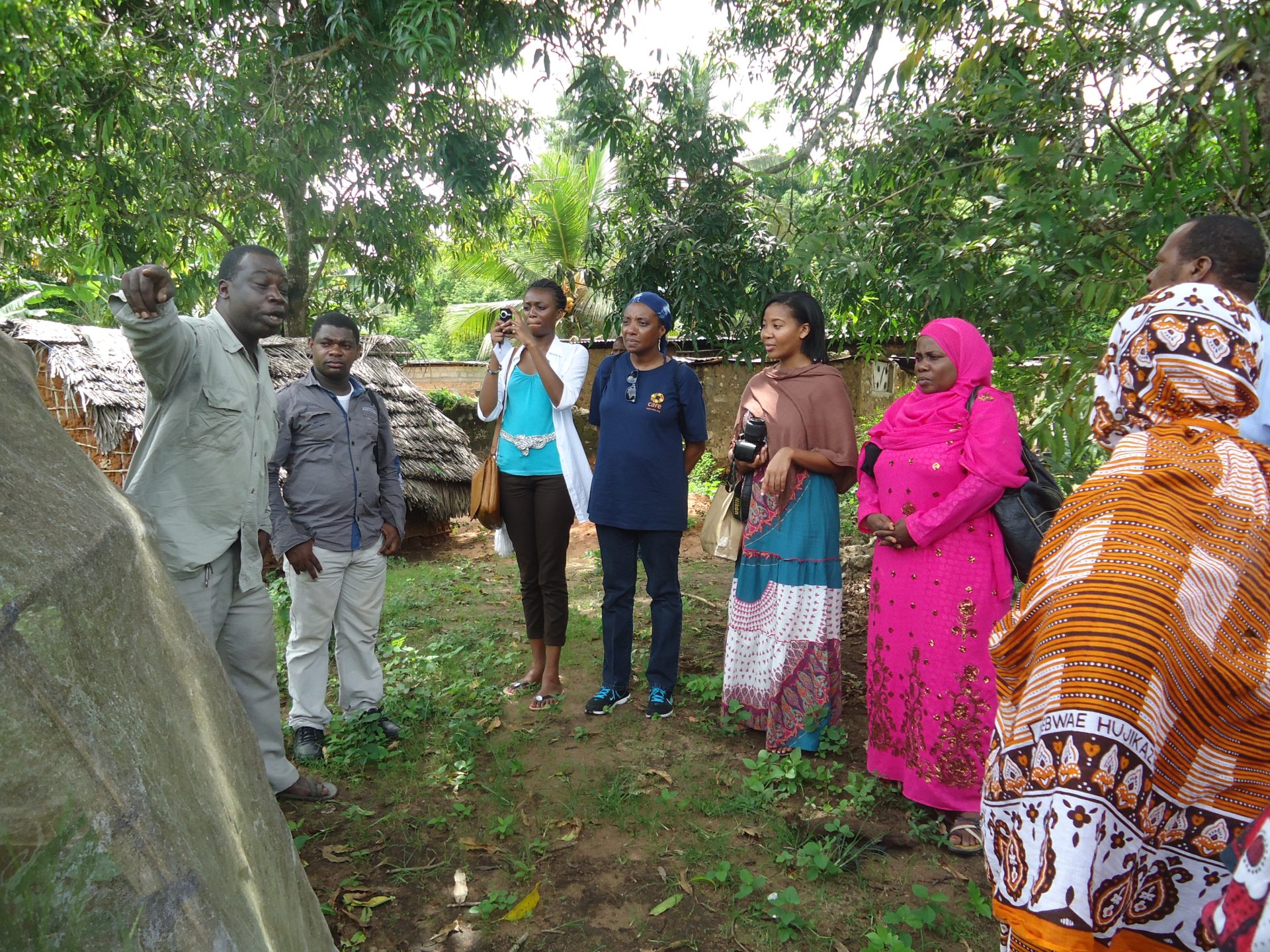 VISITING BUTTERFLY FARNMER JOZANI